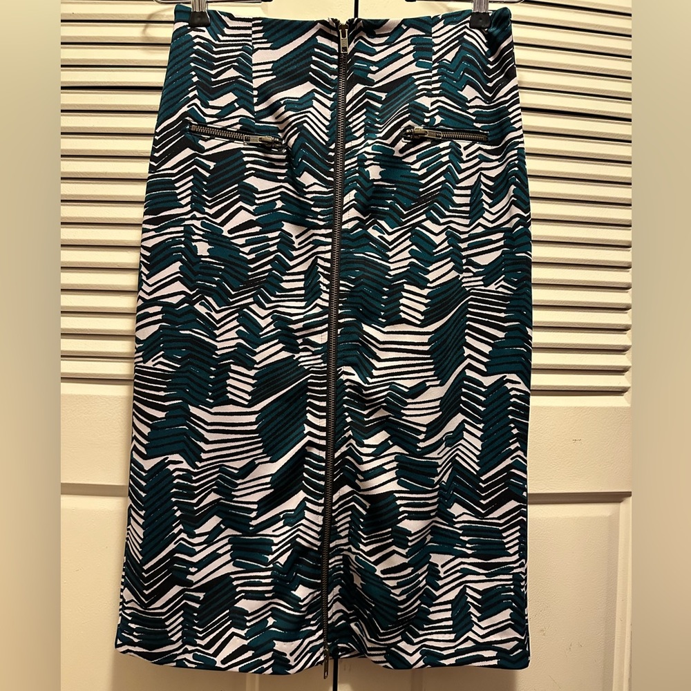 DONATED ❌Worthington, Two Way Zip Front Skirt